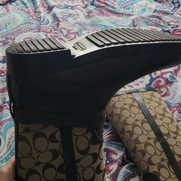 Coach ladies rain boots - Picture 2 of 5